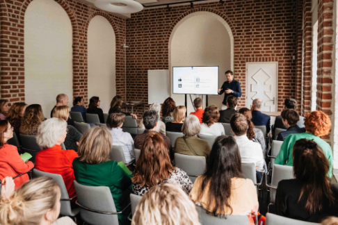 Gastenzaal Leerhotel Het Klooster